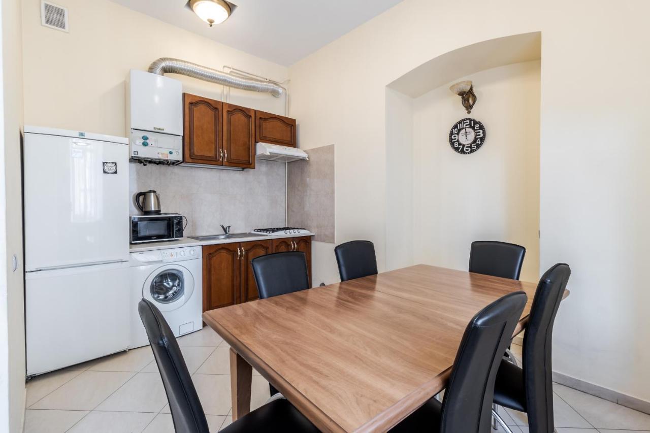 Fedorova Apartment Λβιβ Εξωτερικό φωτογραφία