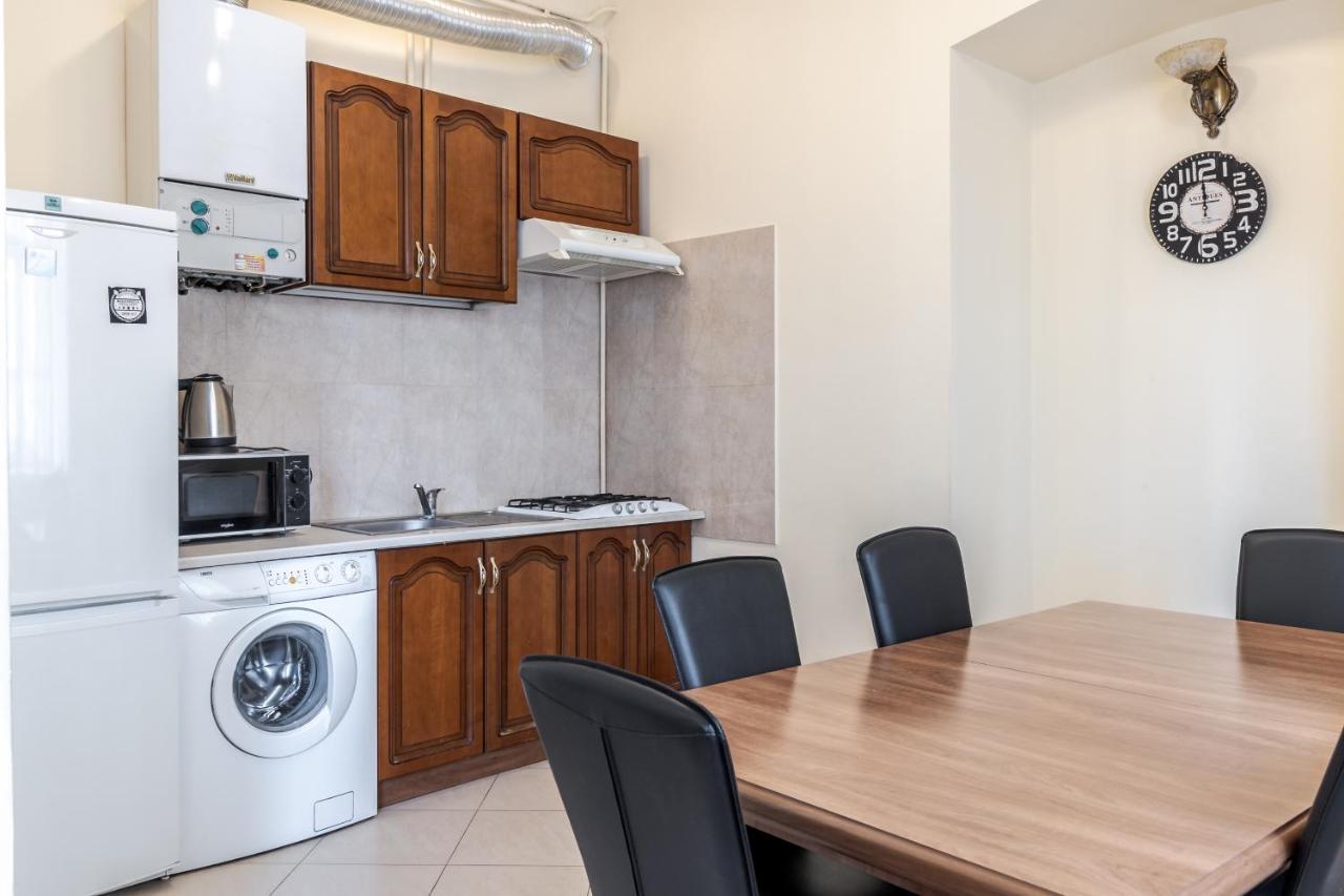 Fedorova Apartment Λβιβ Εξωτερικό φωτογραφία